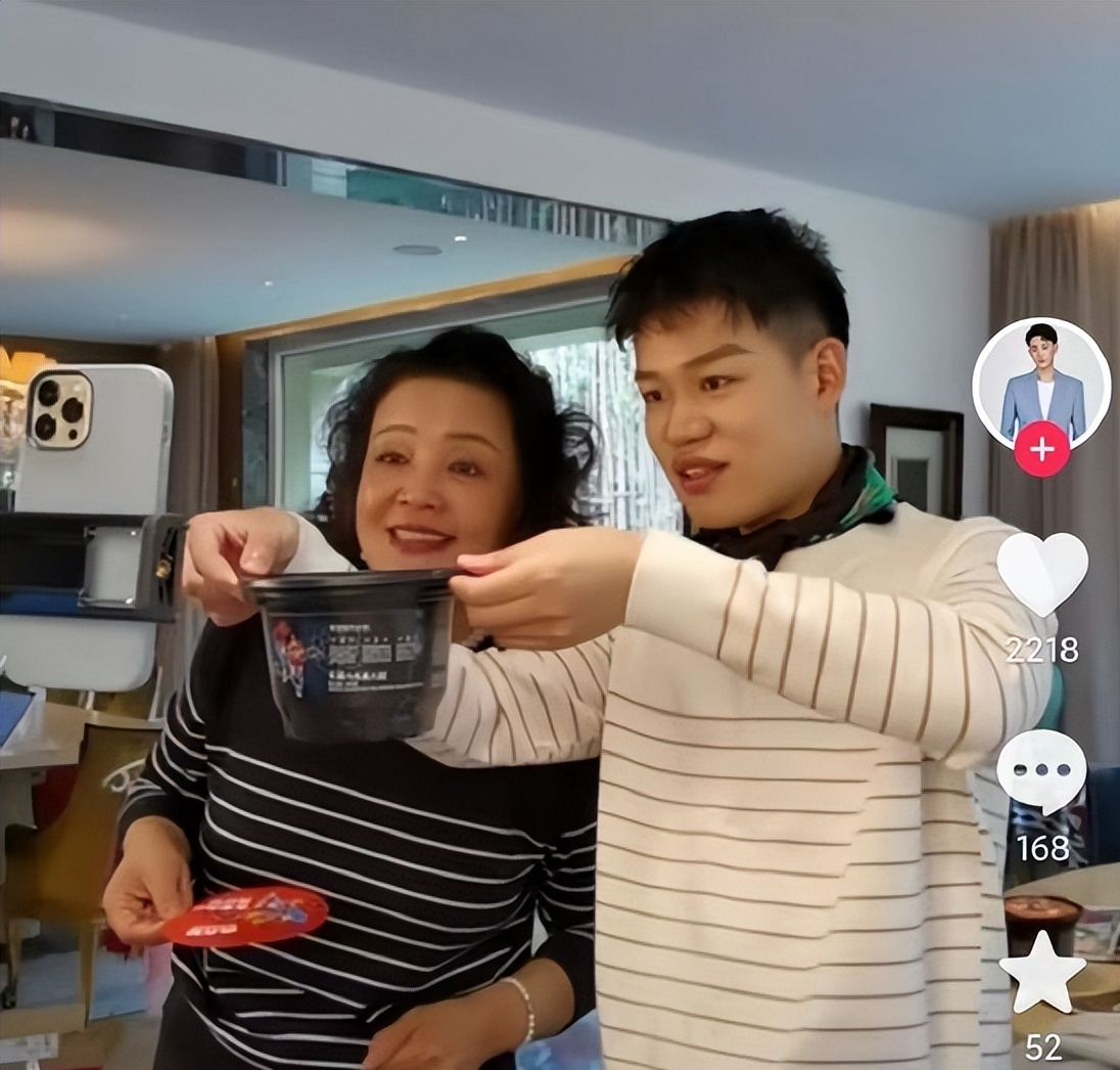张兰传来2个不利消息后，大S一语未发！